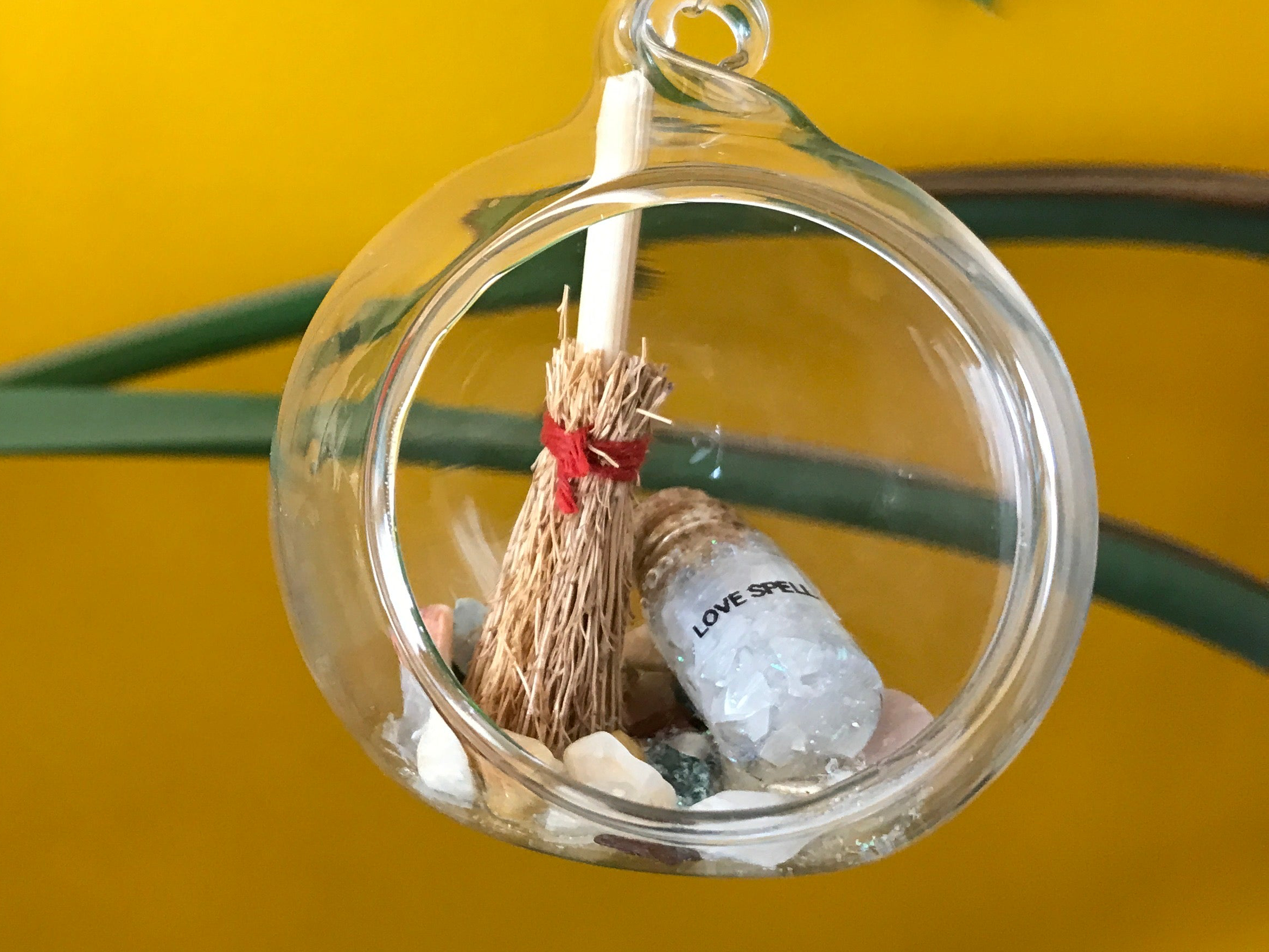 Mixed Natural Crystals, Broomstick