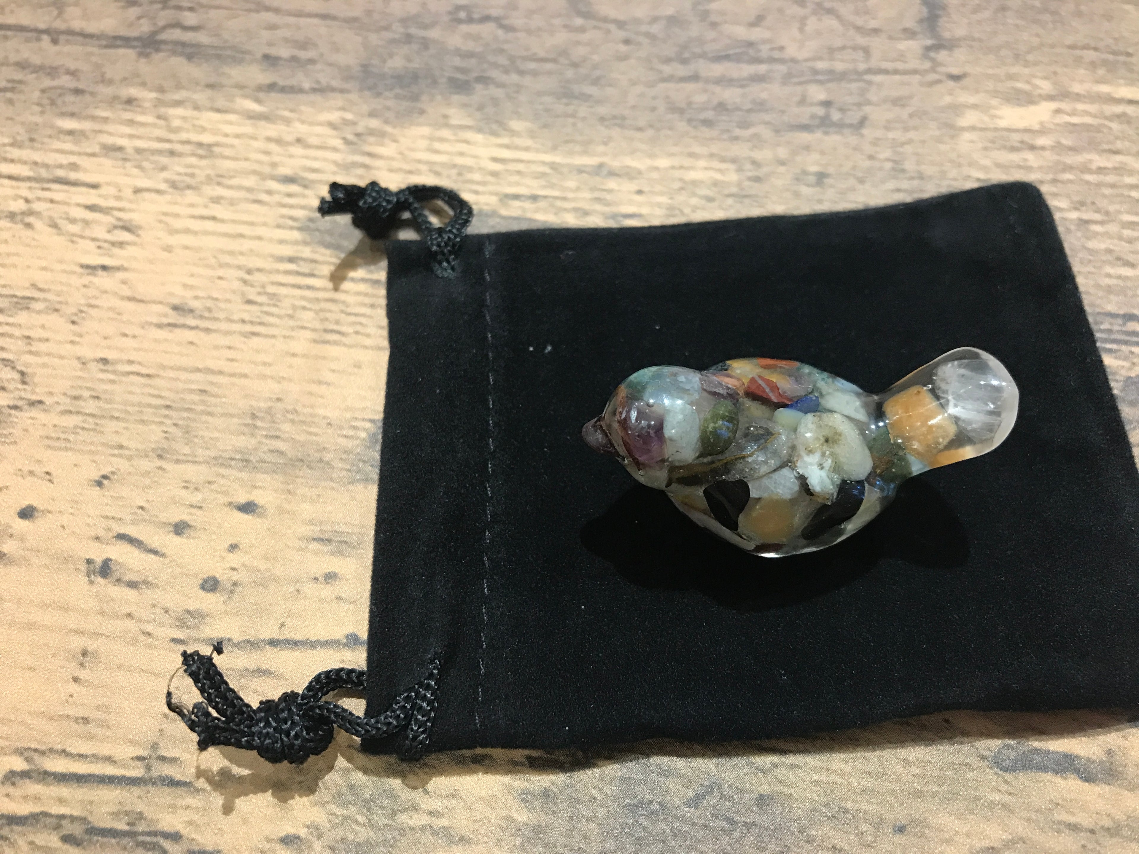 The mixed natural gemstone crystal Birds